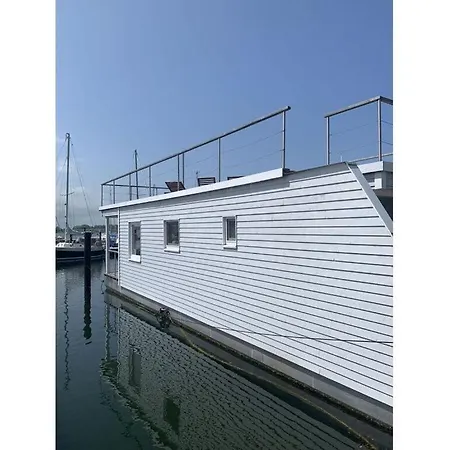 아파트 Houseboat Scandic *