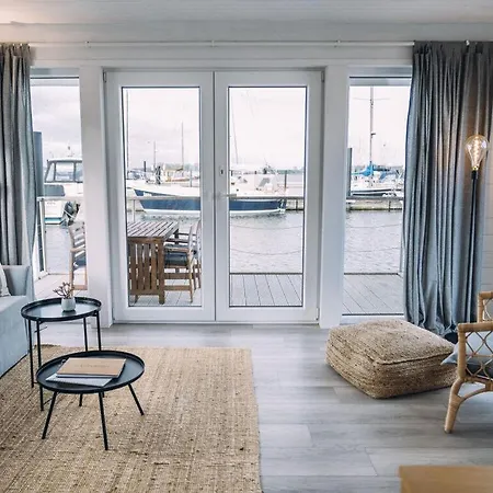 Houseboat Scandic 아파트 *